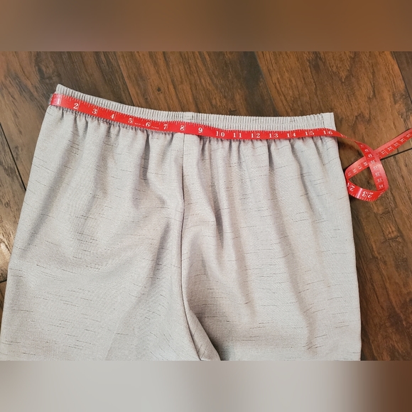 Alfred Dunner Cropped Pants 12P - Picture 5 of 7